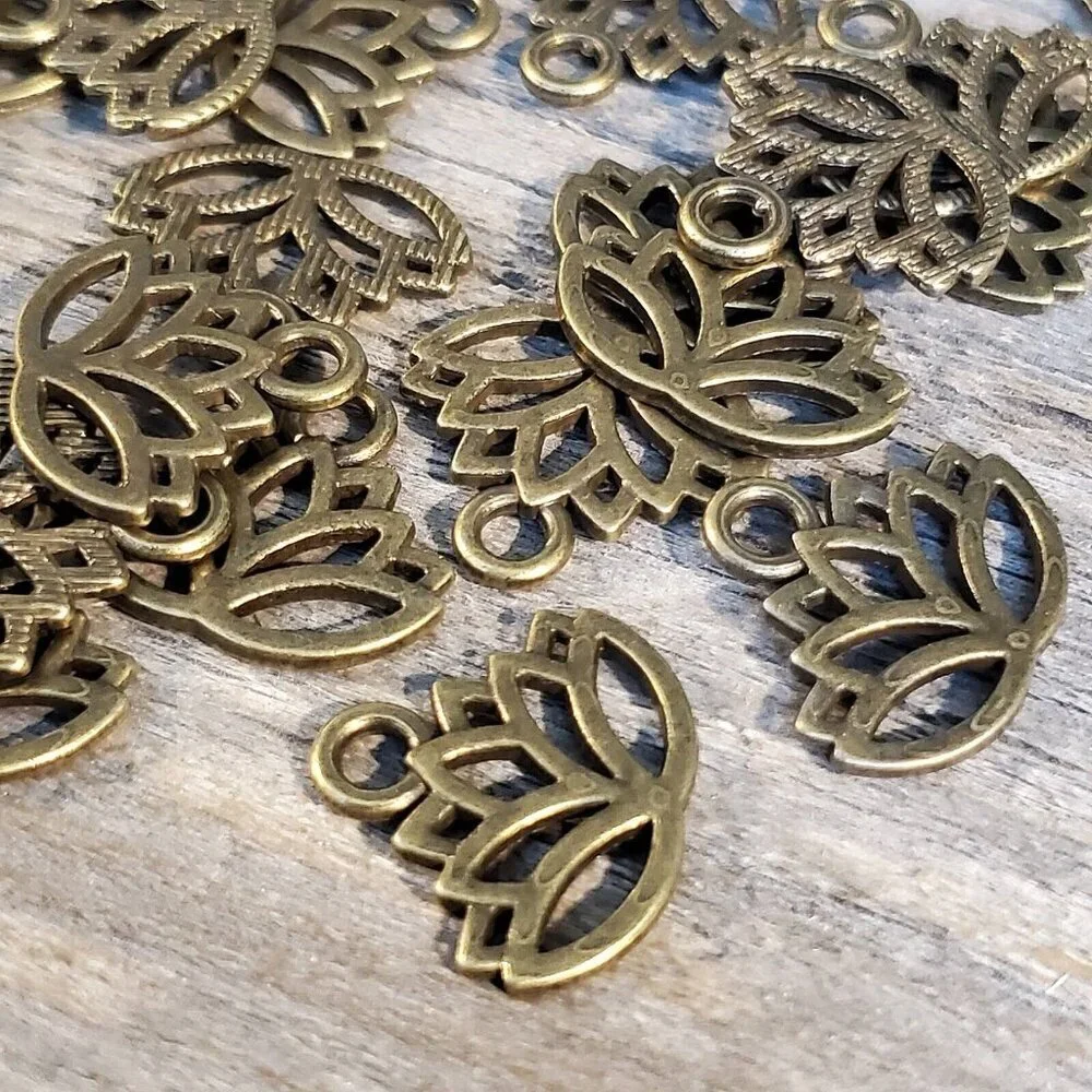 Antique Bronze Open Lotus Flower Zen Garden Yoga 15x17mm Charms Pendants 10 pcs